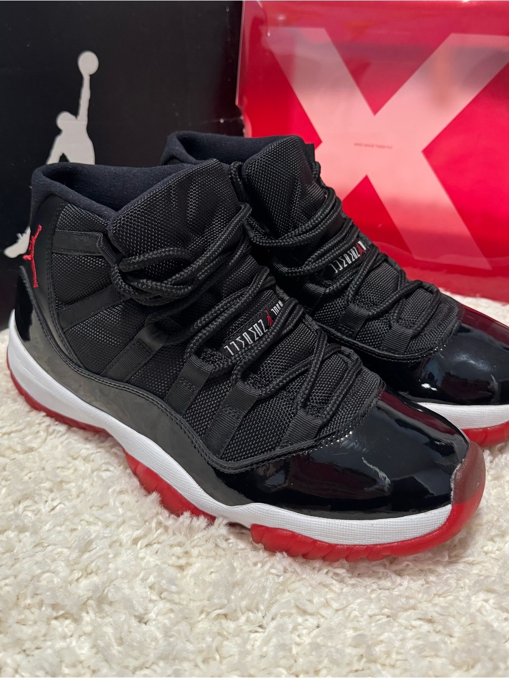 Air Jordan 11 Retro Bred 2012 Size 8.5 OG Box Black Red 378037-010